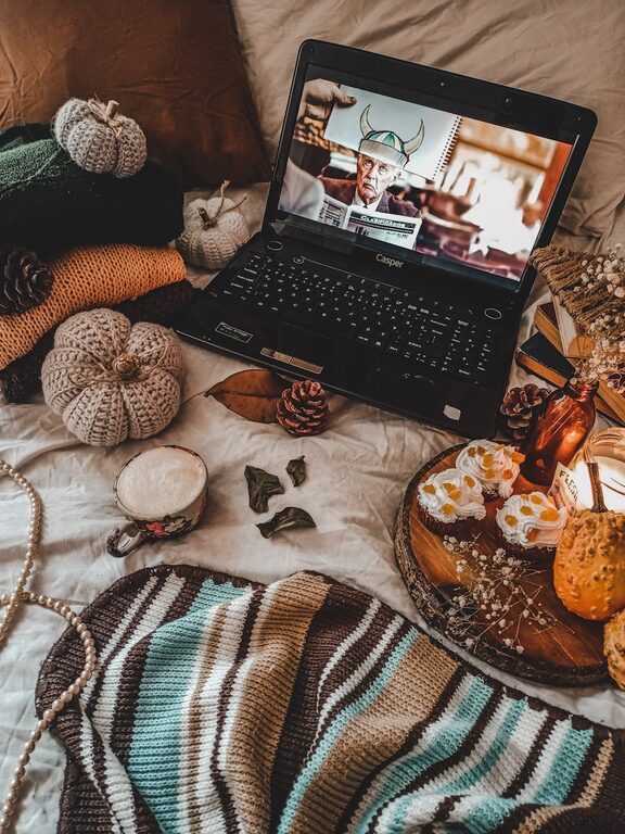 Tips for Hosting a Cozy Movie Night at Home